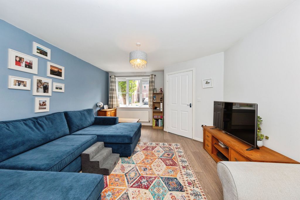 Property photo 2 of 12 Living Room