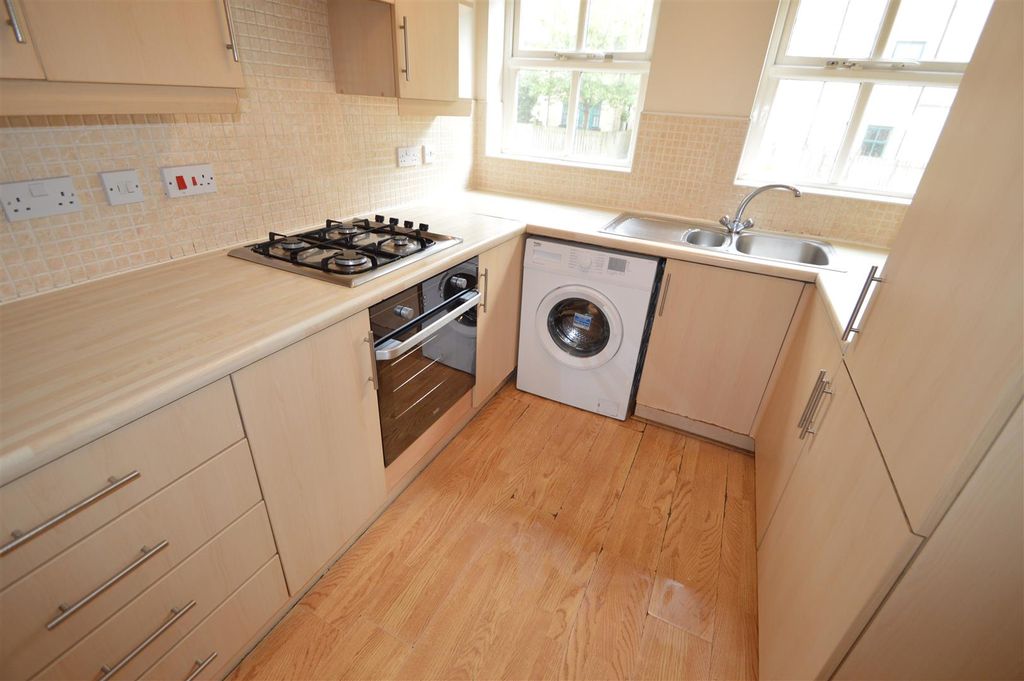 Property photo 3 of 11