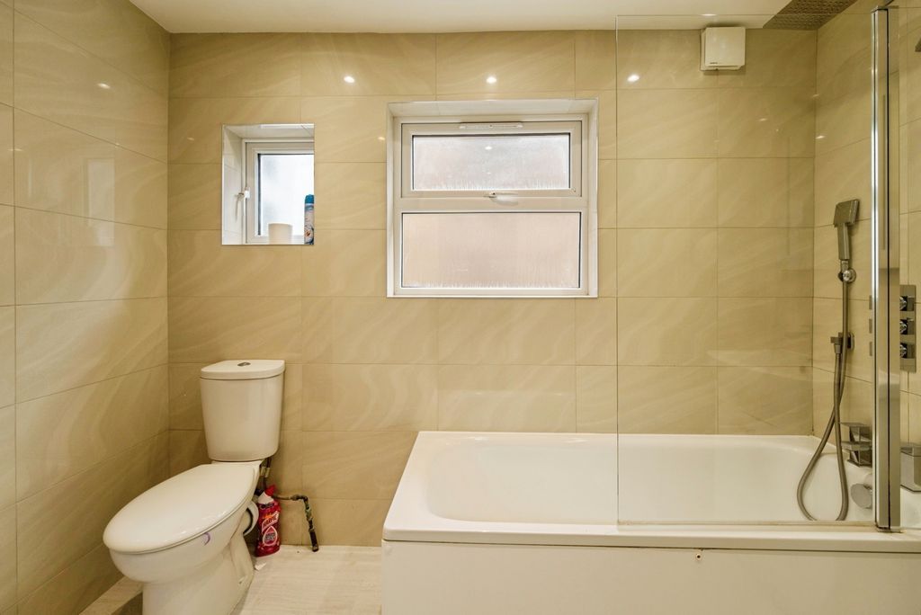 Property photo 3 of 10 Pbox-Img.Jpg
