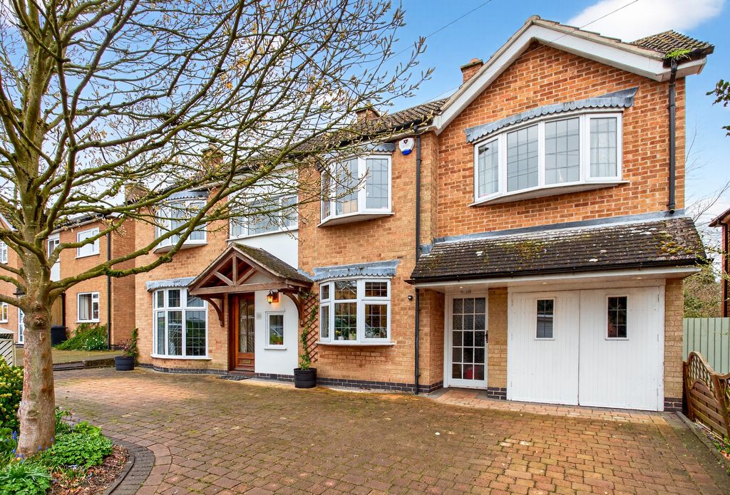 Property photo 2 of 42