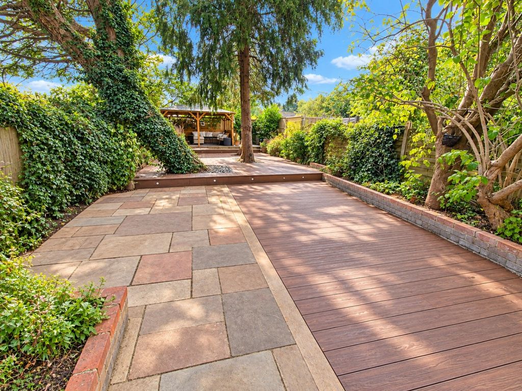 Property photo 3 of 17 5563642