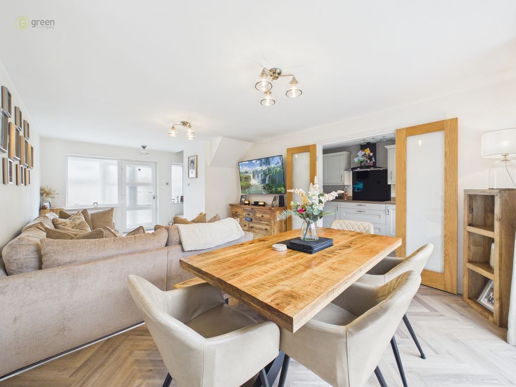 Property photo 2 of 26 Cam01698G0Pr0188Still005