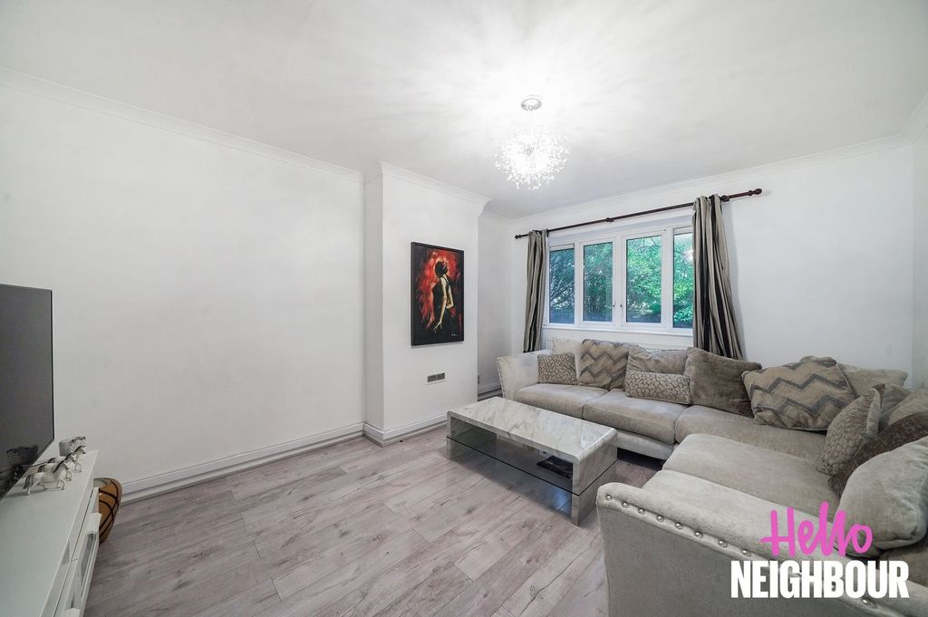 Property photo 1 of 12 Photo 0