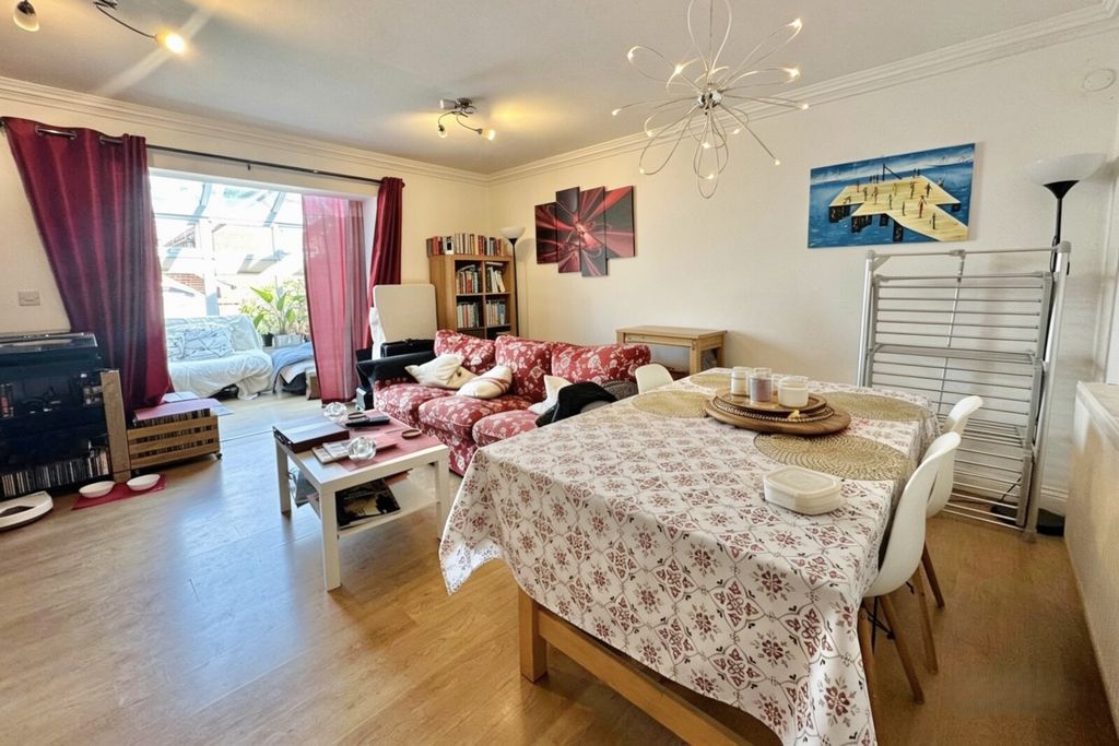 Property photo 3 of 10 Picture No. 02