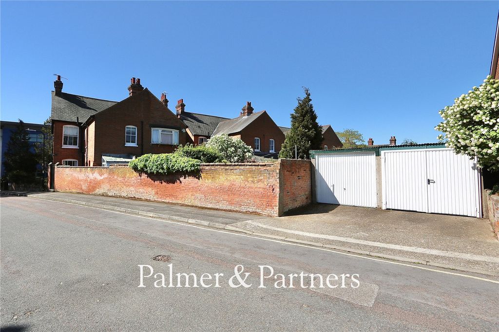 Property photo 2 of 23 Picture No. 04