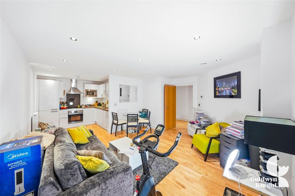 Property photo 2 of 17 Photos-10.Jpg