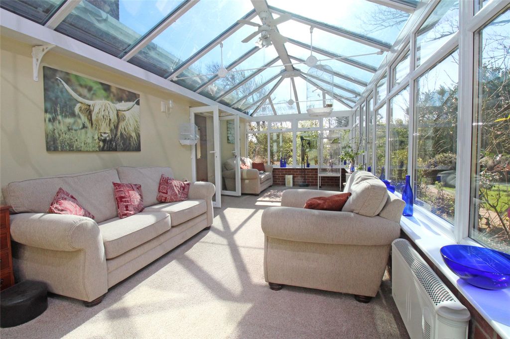 Property photo 2 of 28 Picture No. 02