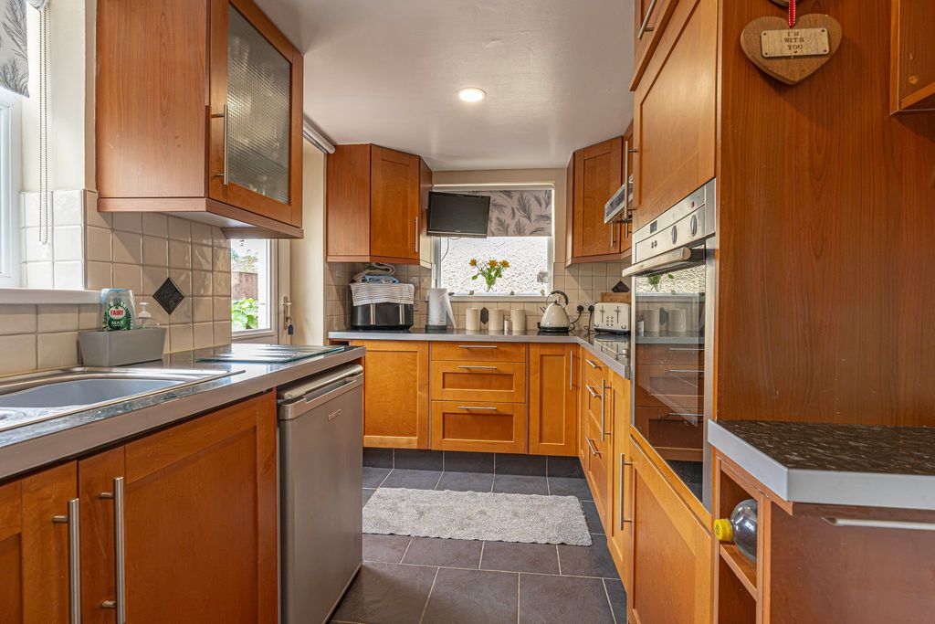 Property photo 2 of 47