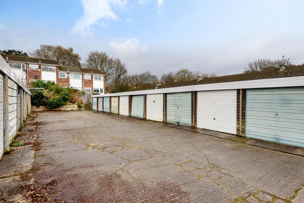 Property photo 3 of 13 Picture No. 02