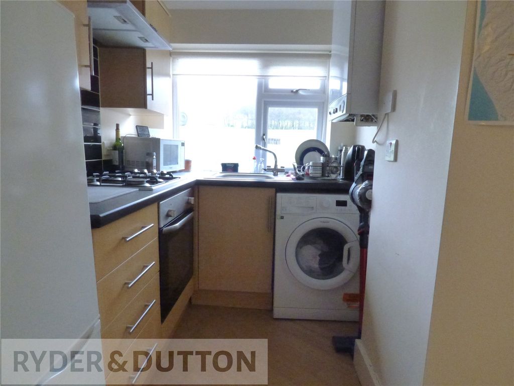 Property photo 3 of 14 Kitchen