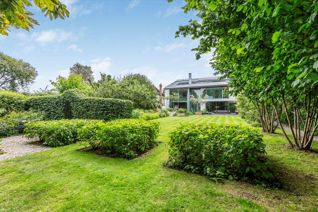 Property photo 1 of 19 Image