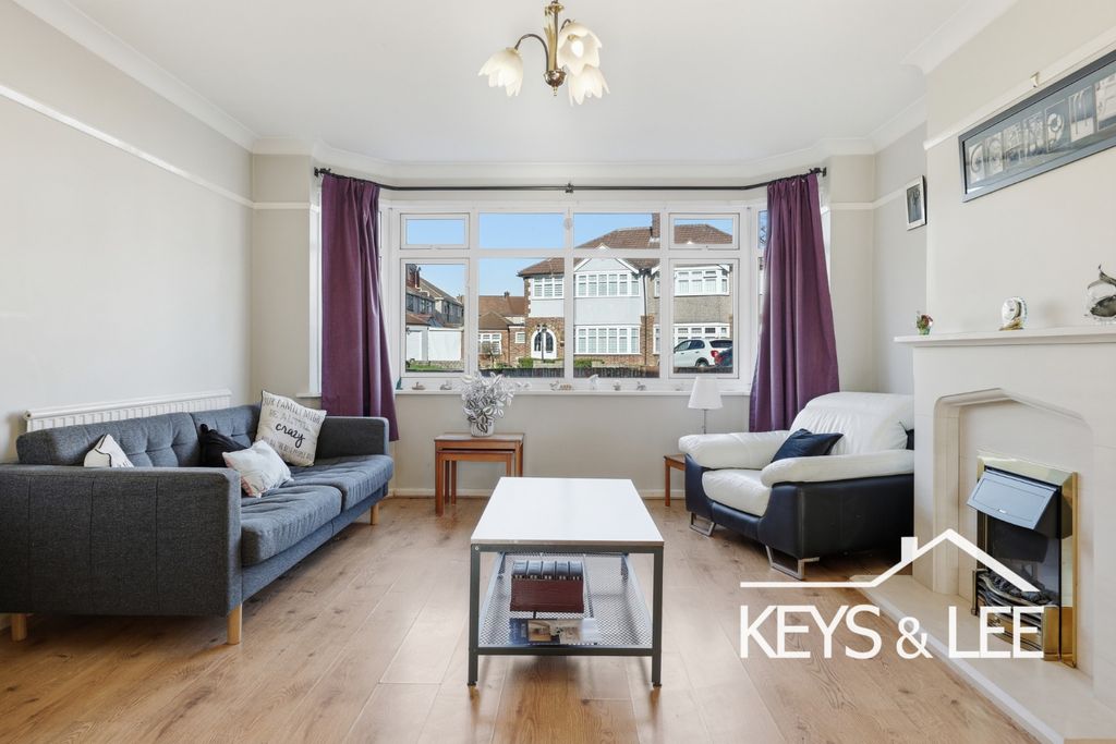 Property photo 3 of 16 4958066