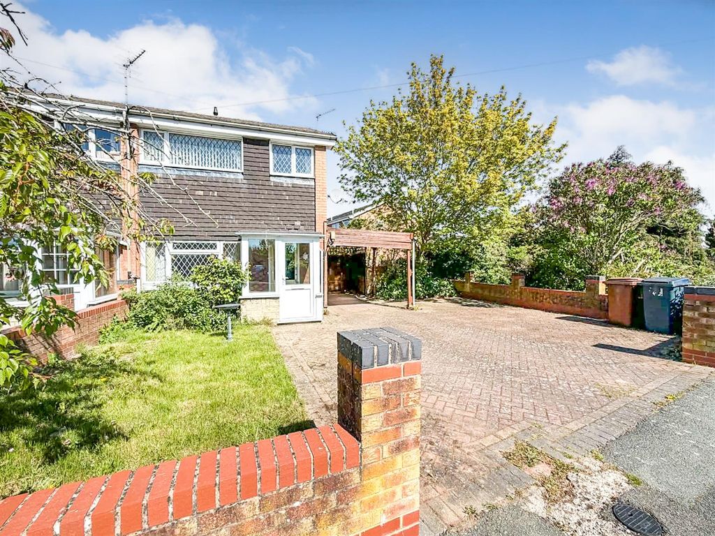 Property photo 1 of 13 Front Garden