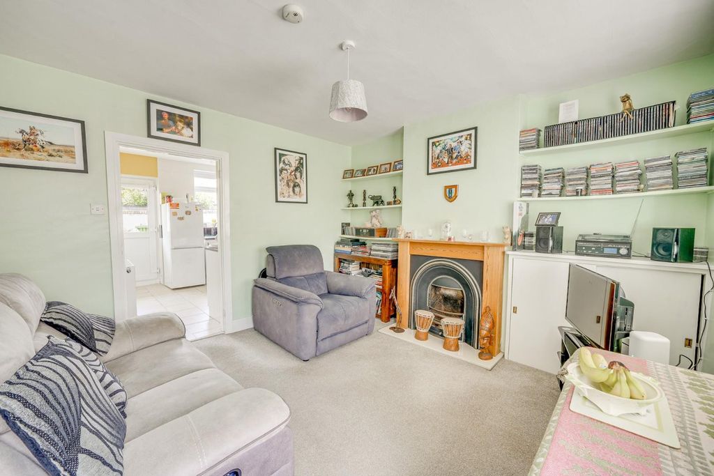 Property photo 2 of 19