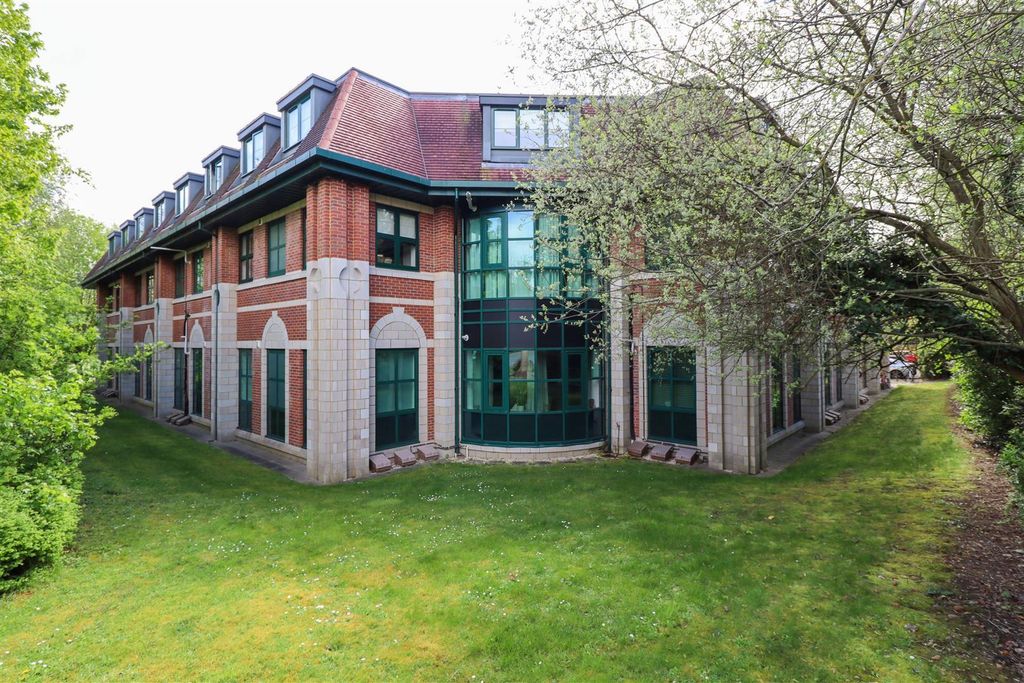 Property photo 1 of 12 Infineon House