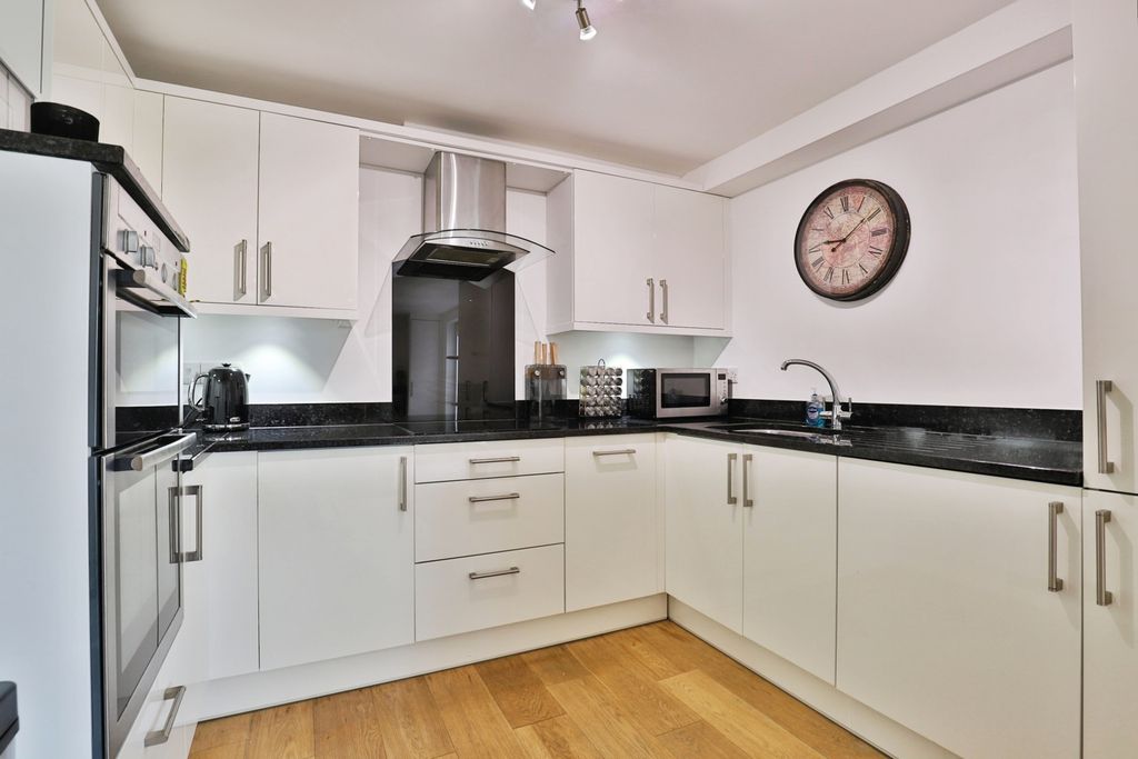 Property photo 3 of 16 Pbox-Img.Jpg