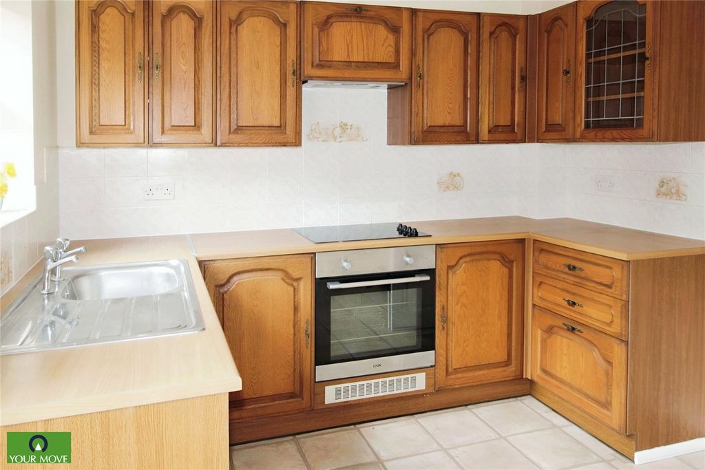 Property photo 3 of 7 Kitchen