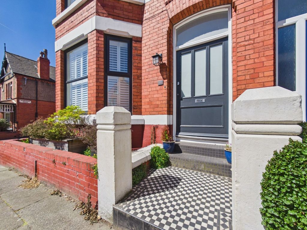 Property photo 2 of 30