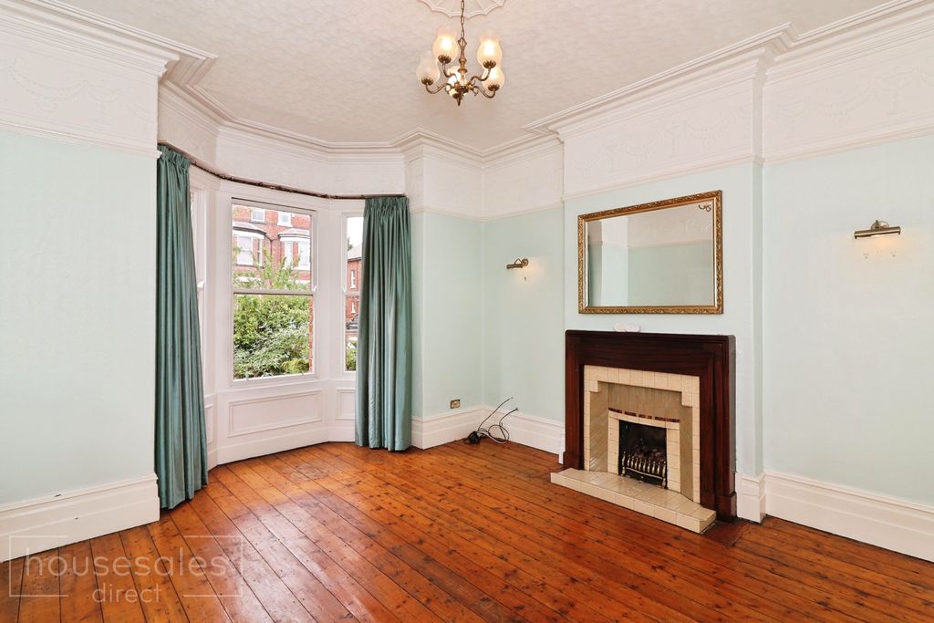 Property photo 3 of 17