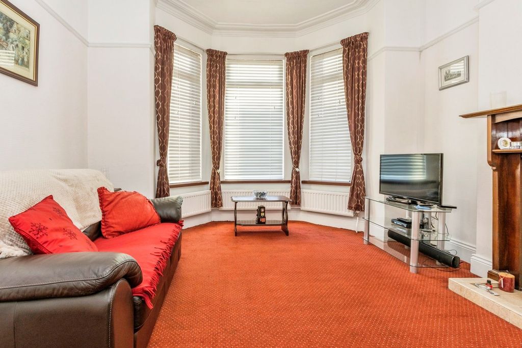 Property photo 3 of 19