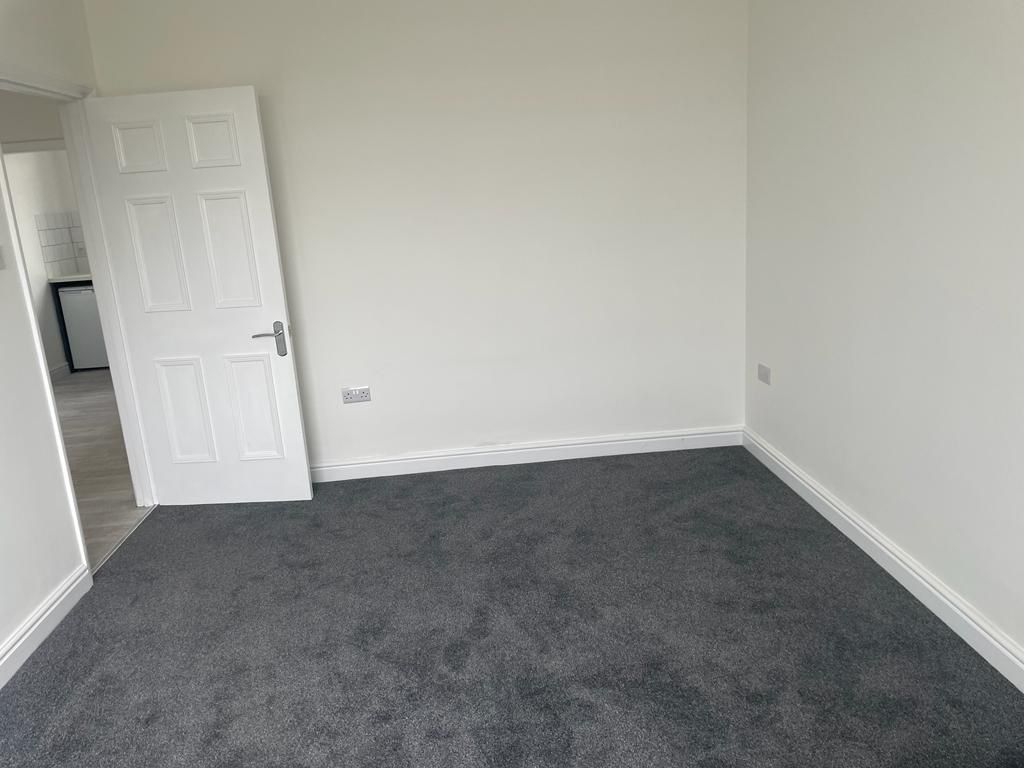 Property photo 2 of 28