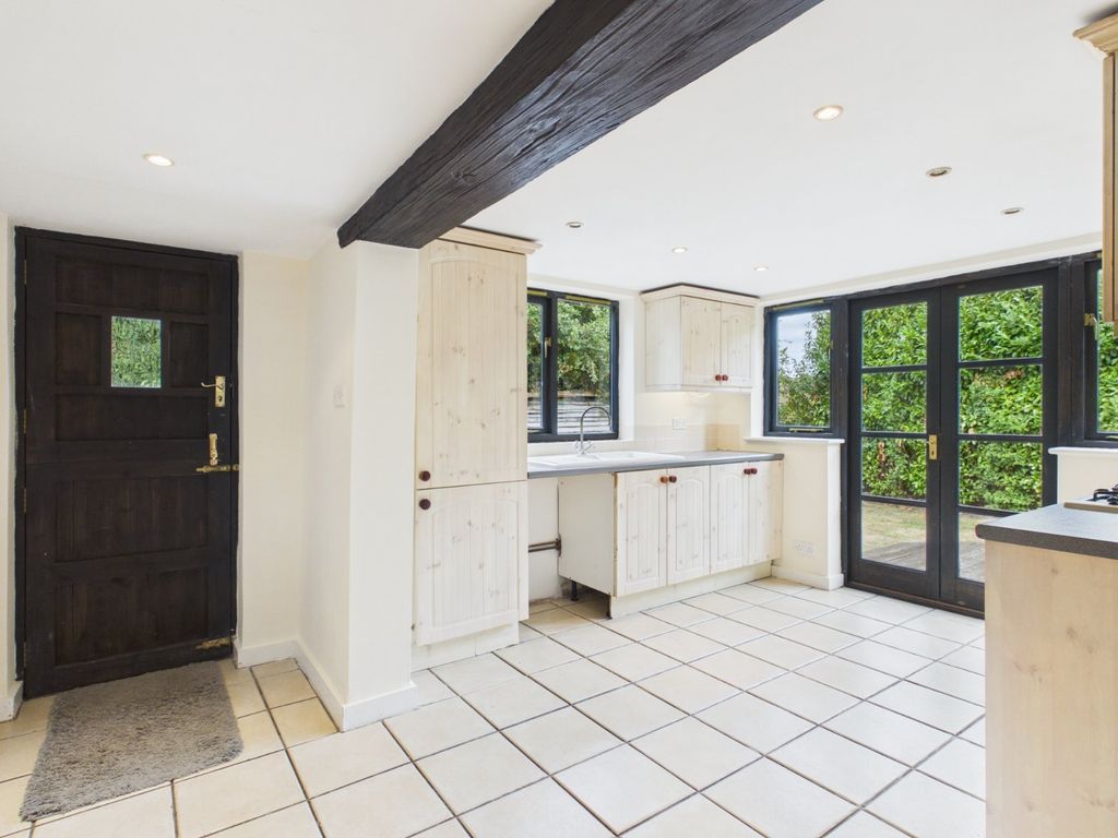 Property photo 3 of 15 Kitchen