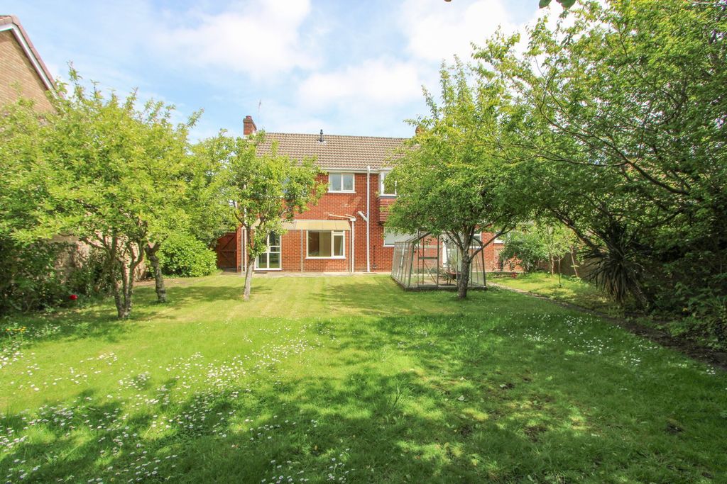 Property photo 2 of 25