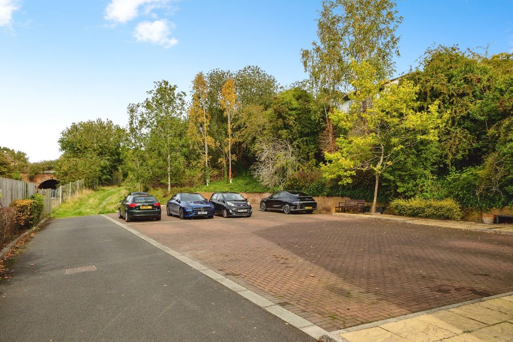 Property photo 3 of 12 Photo