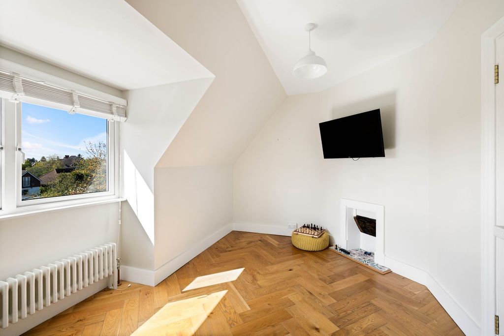 Additional image 9 of 2 bed flat for saleGodwyn Road, Folkestone CT20