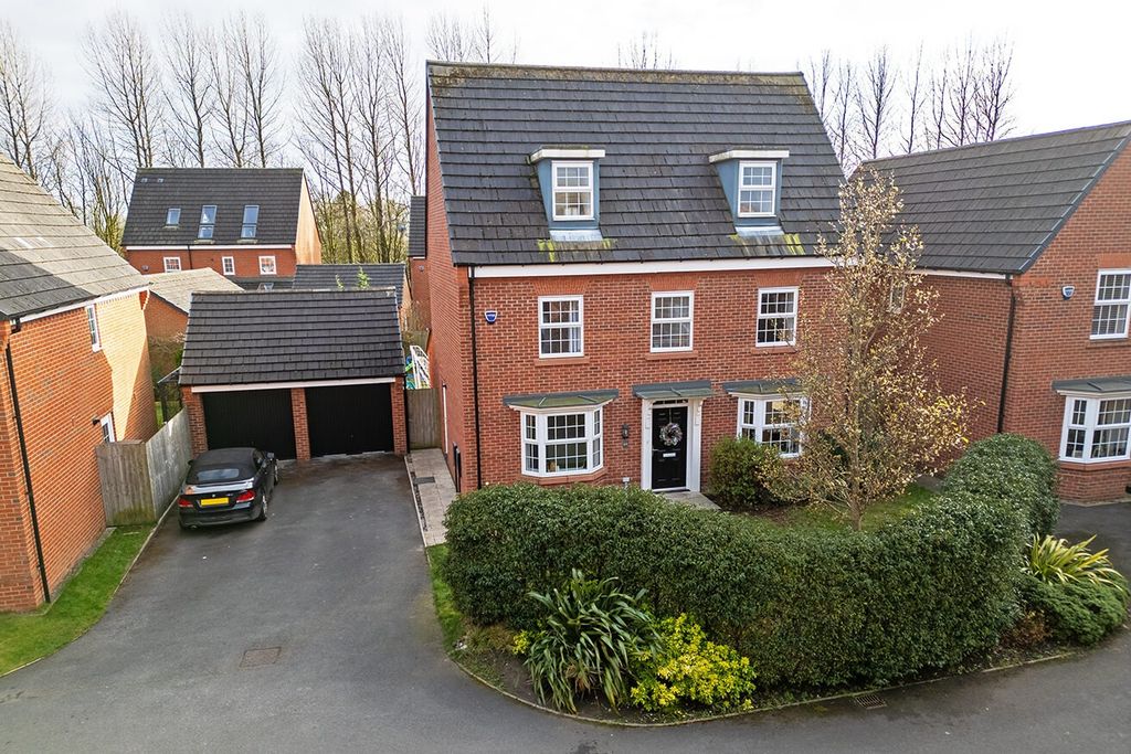 Property photo 1 of 26 4823324