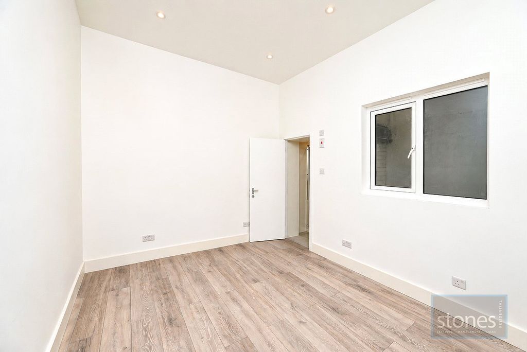 Property photo 3 of 13 Picture No. 12