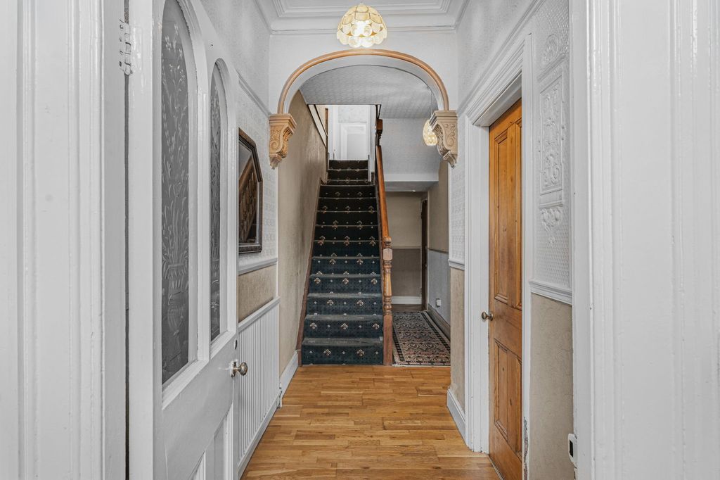 Property photo 3 of 29