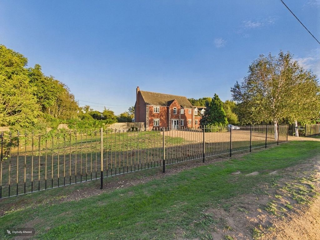 Property photo 2 of 45
