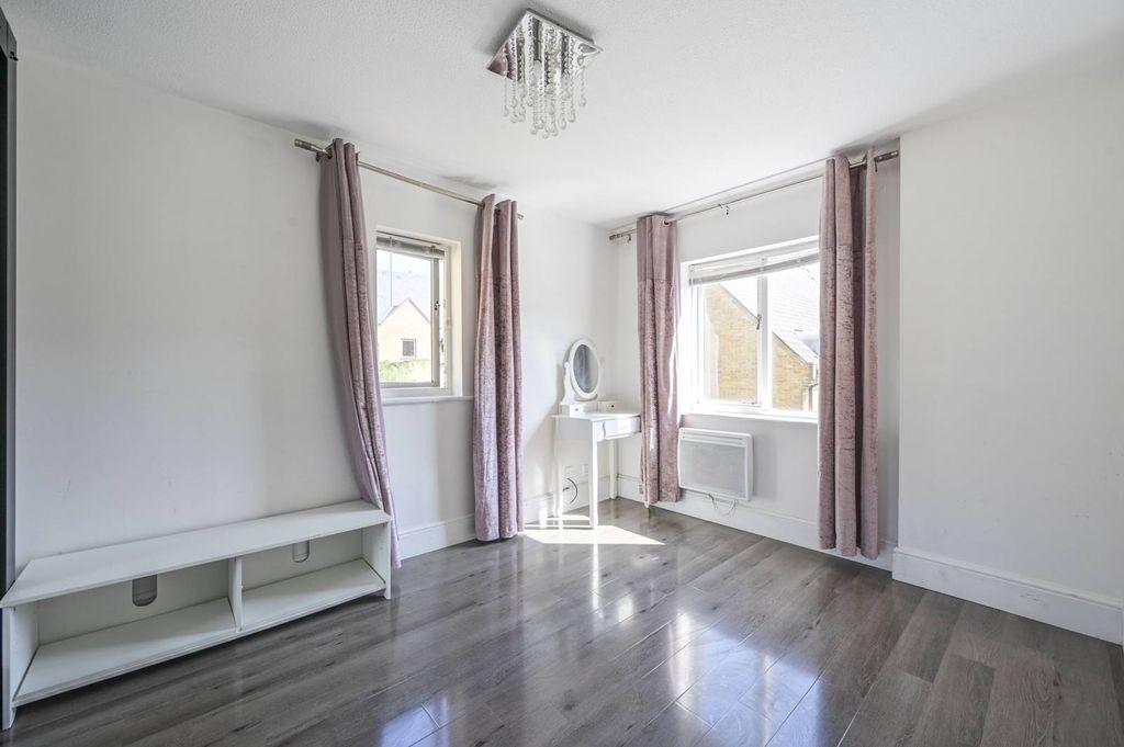 Property photo 3 of 8