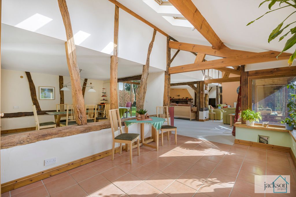 Property photo 3 of 38 25_73967_Watermarked