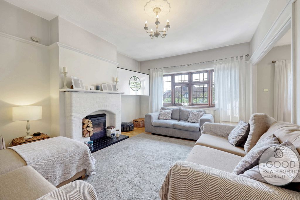 Property photo 2 of 19