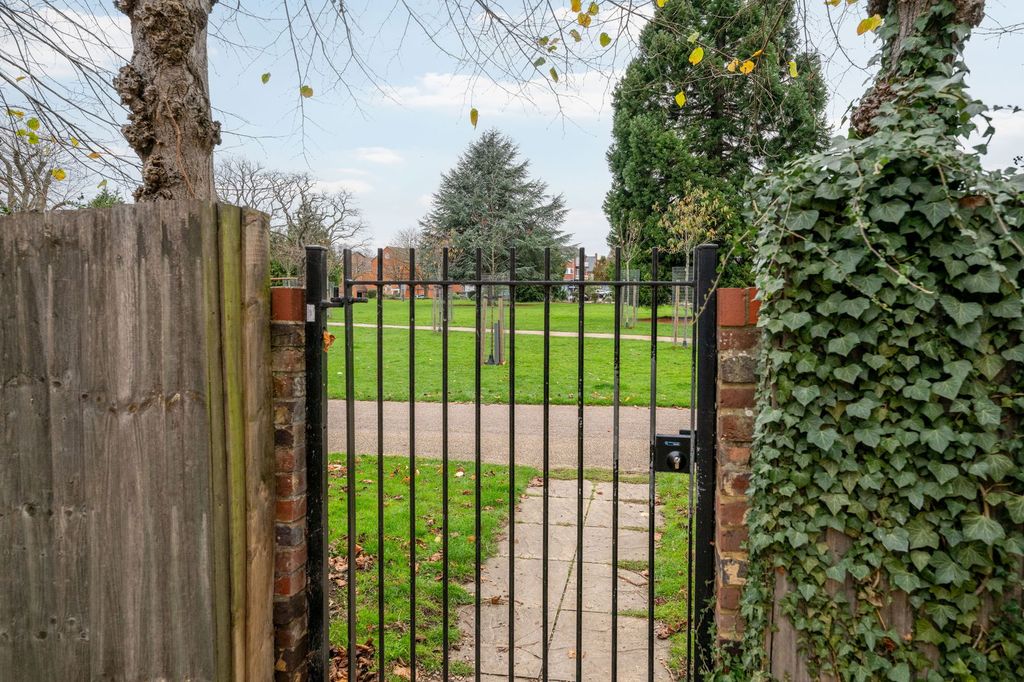 Property photo 2 of 22