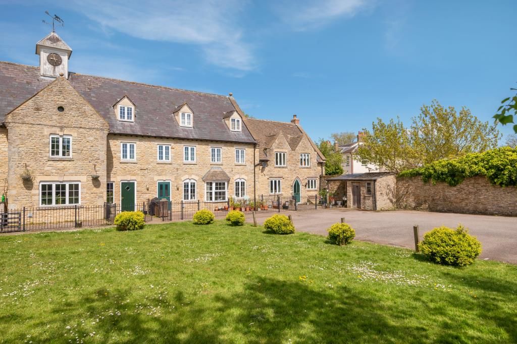 Property photo 1 of 10 External