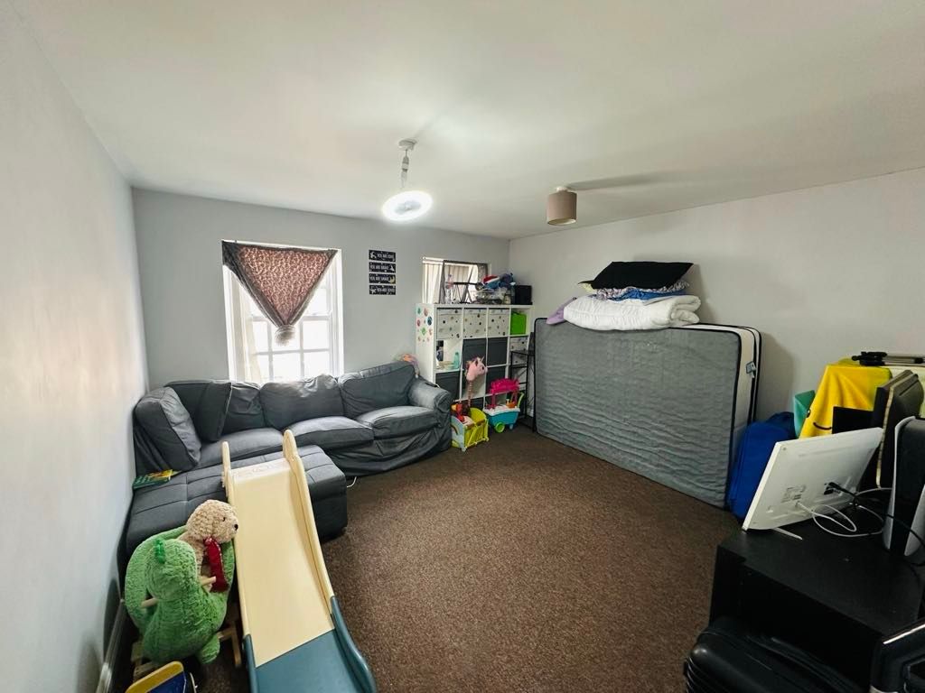 Property photo 3 of 4