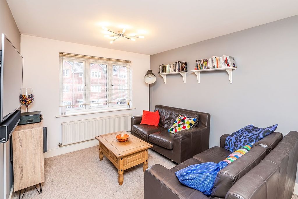 Property photo 3 of 12 Lounge/Dining Room