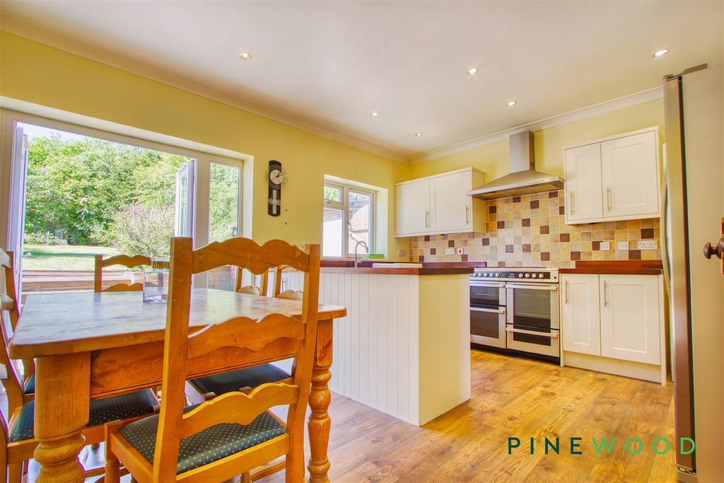 Property photo 2 of 48 Kitchen / Diner