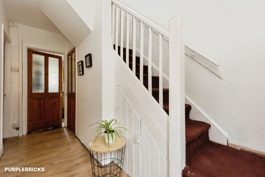 Property photo 2 of 30