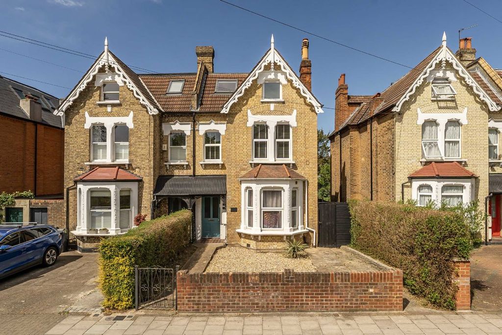 Property photo 1 of 8
