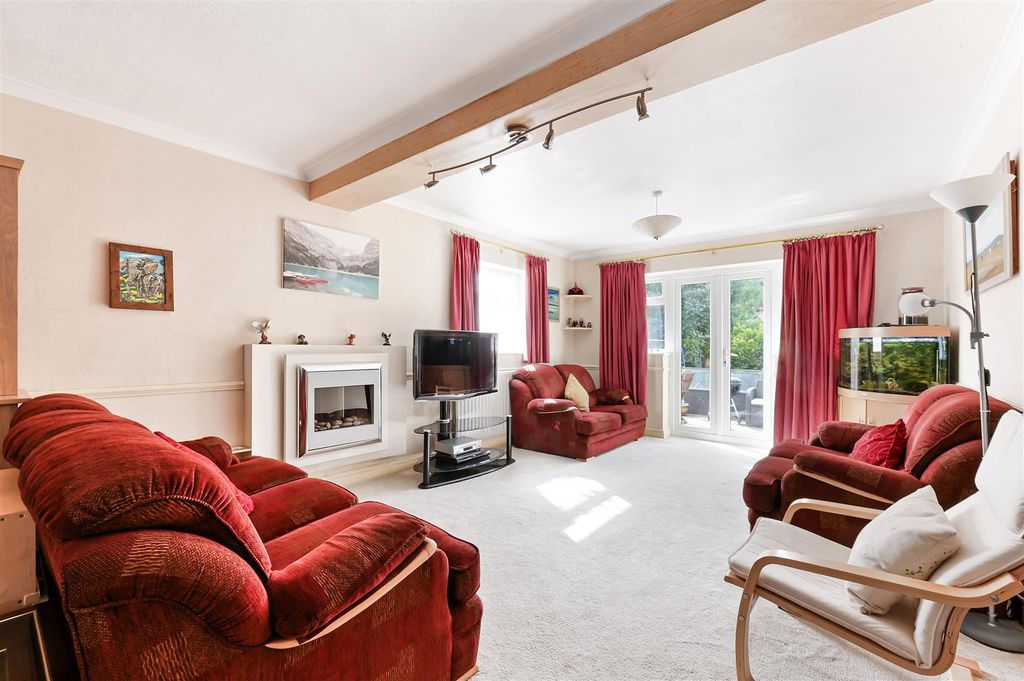 Property photo 2 of 20 Nork Way, 167 (18).Jpg