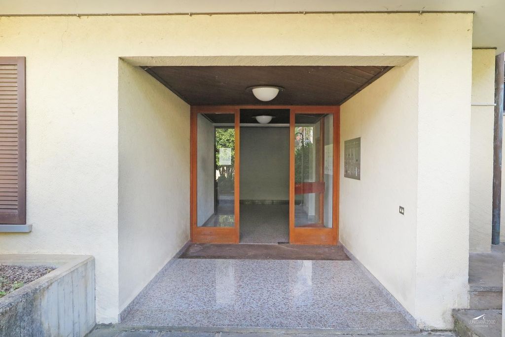 Property photo 2 of 34