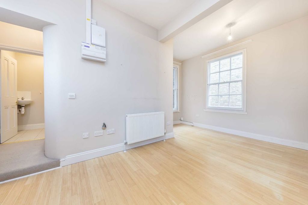 Property photo 2 of 7