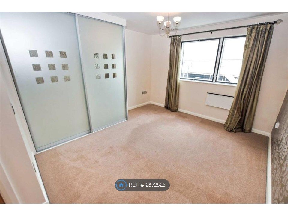 Property photo 2 of 10 Master Bedroom