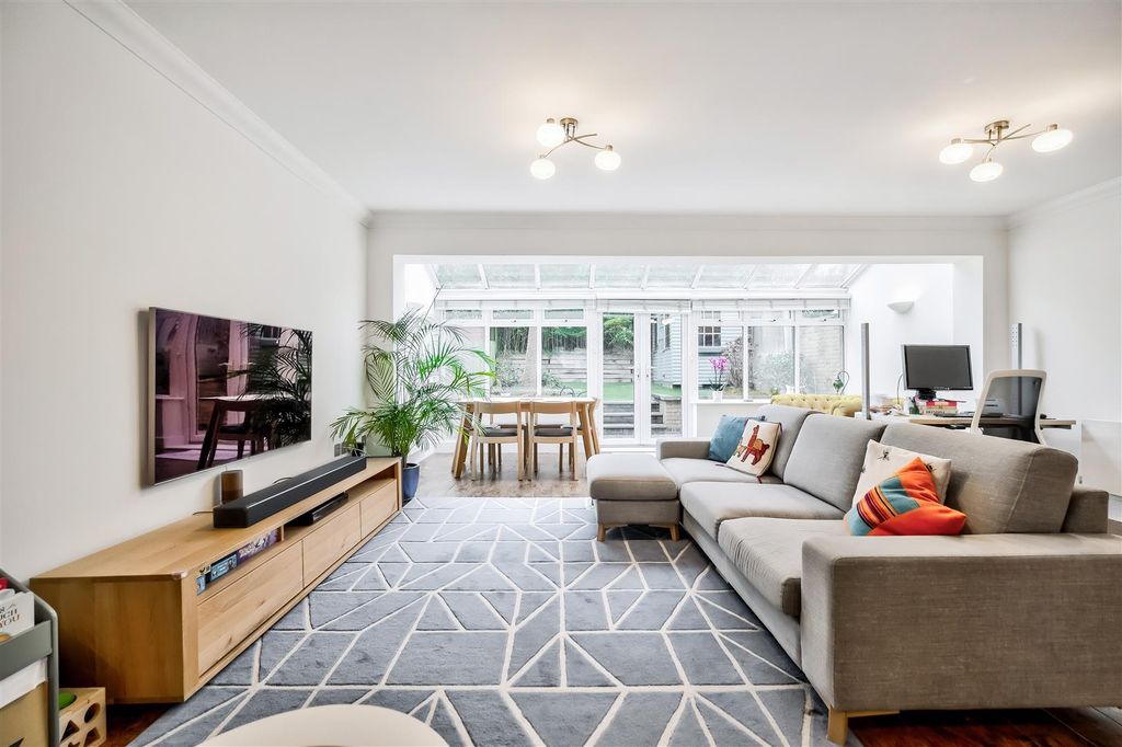 Property photo 3 of 20