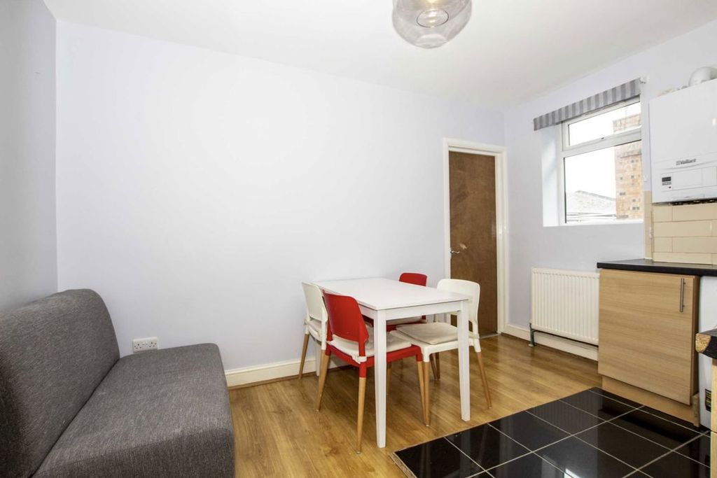 Property photo 2 of 4