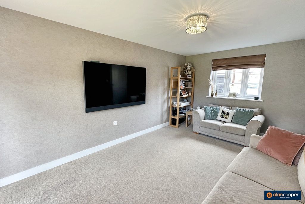 Property photo 3 of 23 4014675